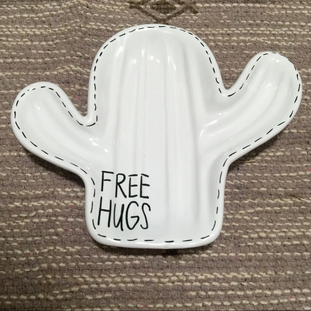 Free Hugs all around ring or spoon holder